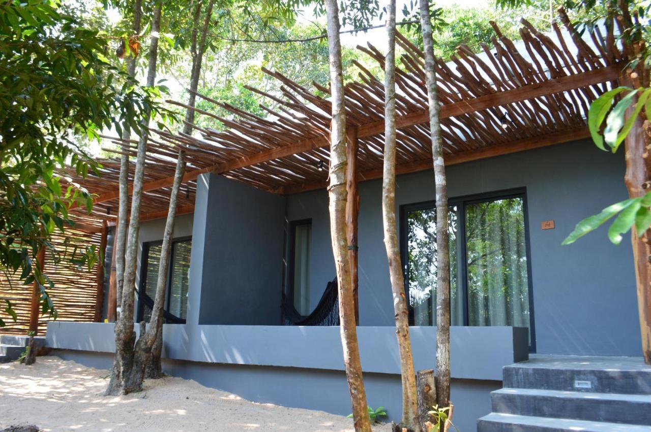 Hotel Tamu Koh Rong Pagoda Beach Exterior foto